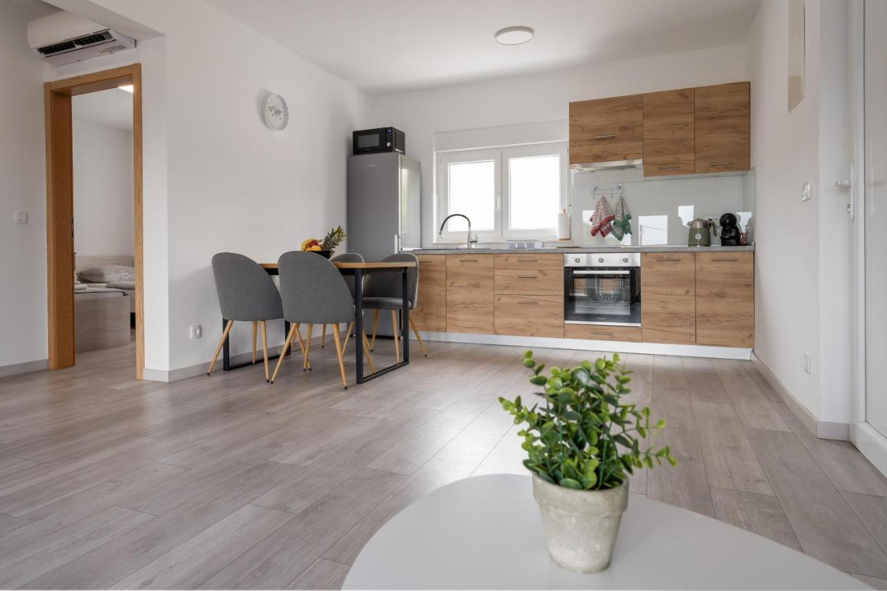 Apartmani Villa Ruby Linardići エクステリア 写真