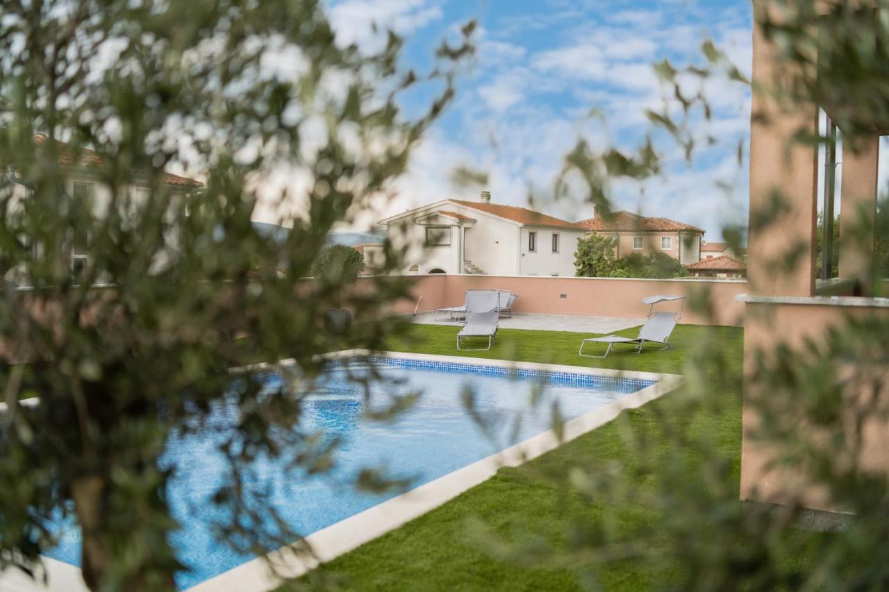Apartmani Villa Ruby Linardići エクステリア 写真