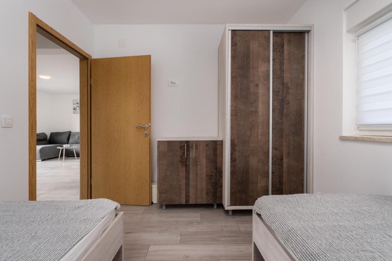 Apartmani Villa Ruby Linardići エクステリア 写真