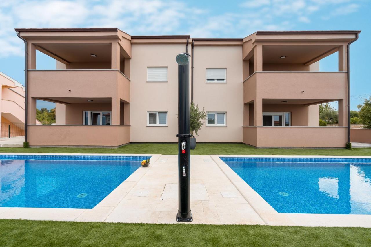 Apartmani Villa Ruby Linardići エクステリア 写真