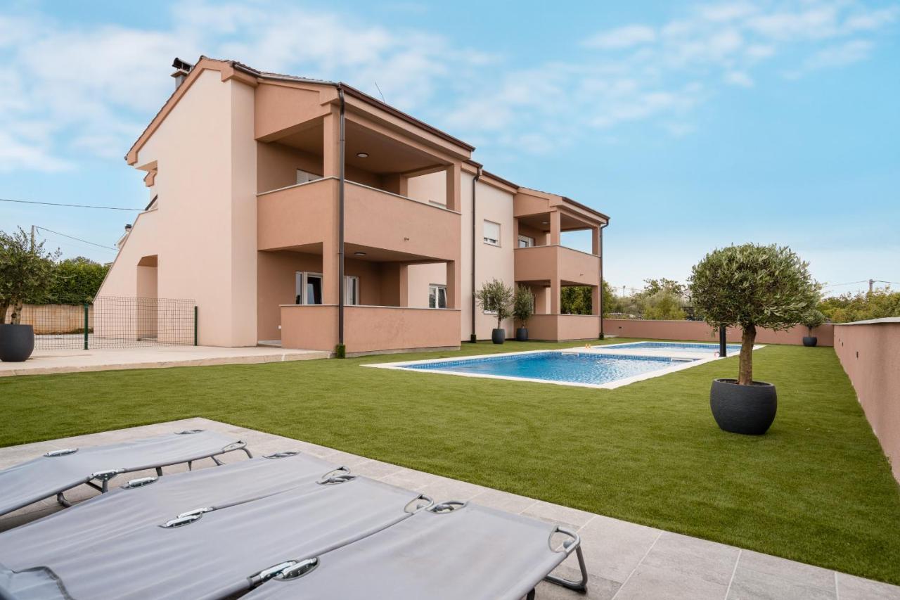 Apartmani Villa Ruby Linardići エクステリア 写真